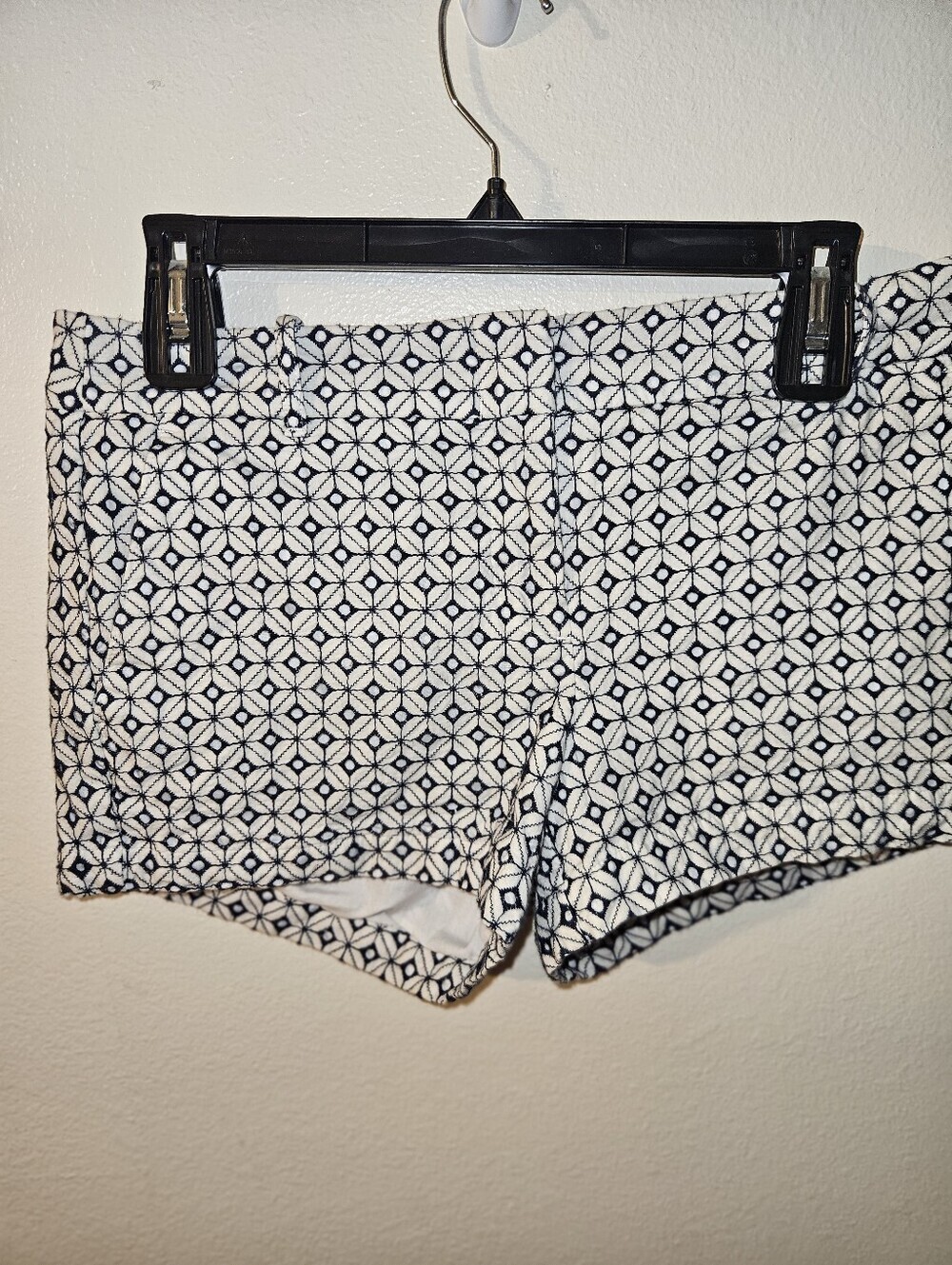 J Crew Womans Shorts Size 6